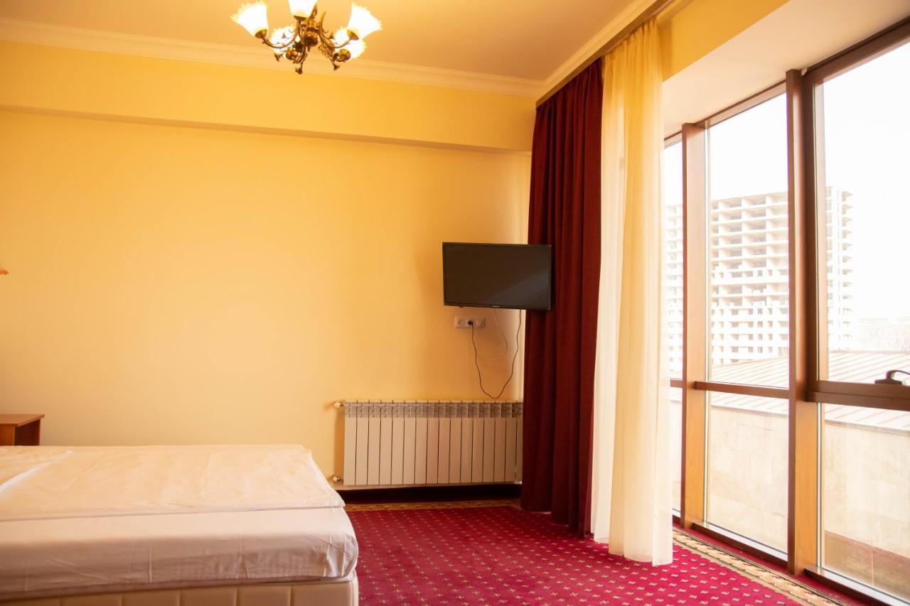 Olympavan Hotel Yerevan Luaran gambar