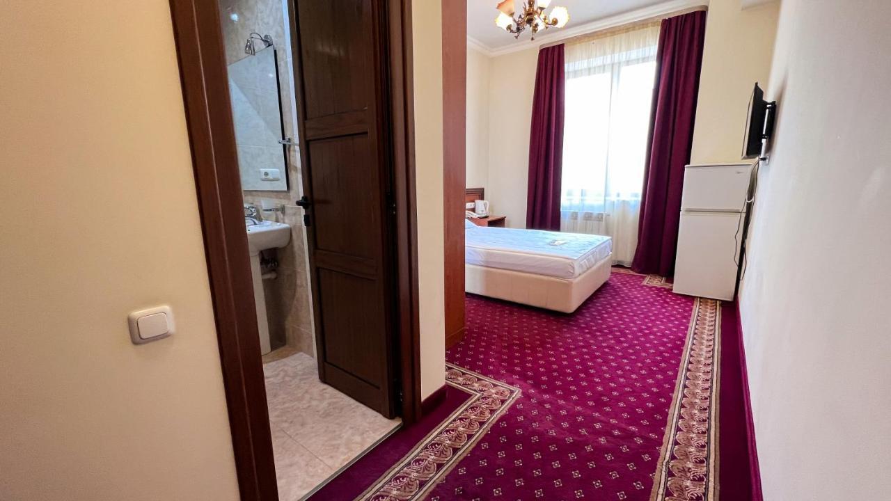 Olympavan Hotel Yerevan Luaran gambar