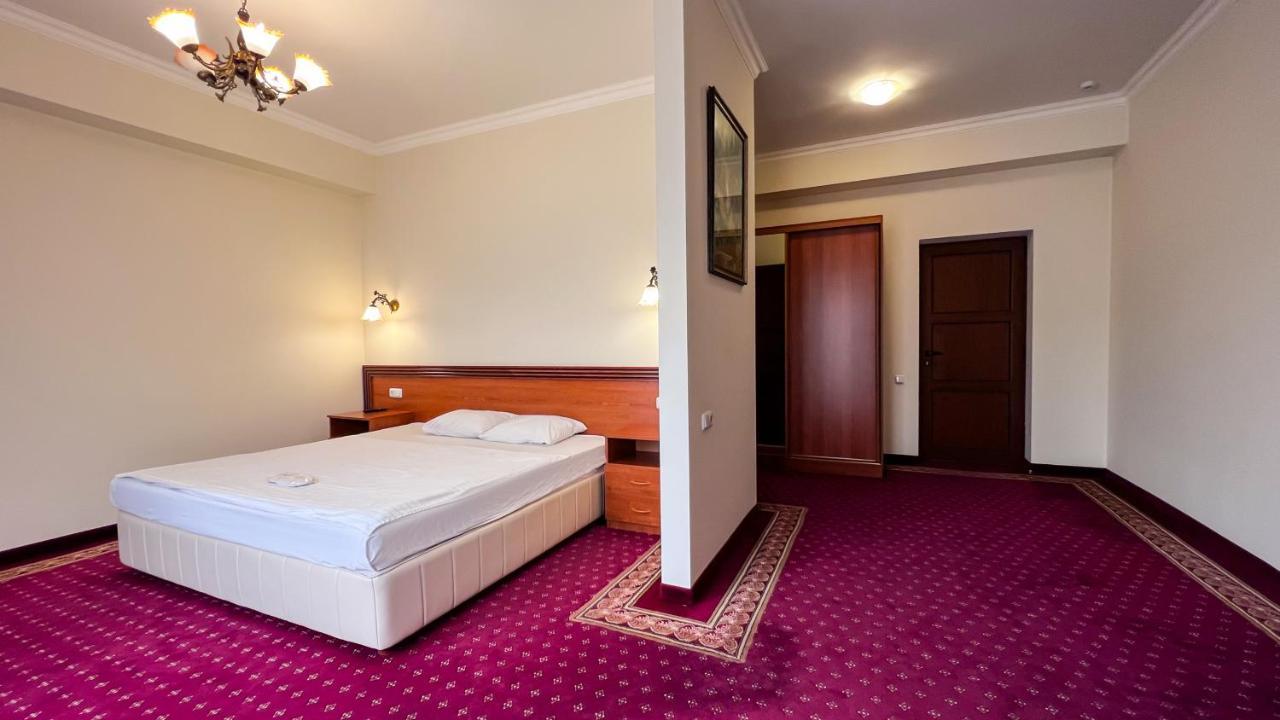 Olympavan Hotel Yerevan Luaran gambar